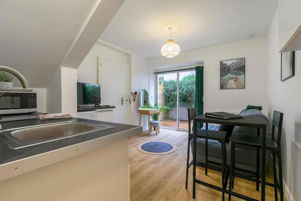 Le Jade : Au Coeur Du Centre Historique Apartment Dijon Bagian luar foto