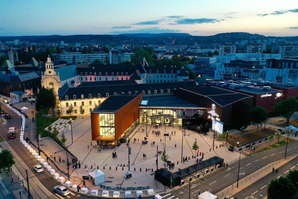 Le Jade : Au Coeur Du Centre Historique Apartment Dijon Bagian luar foto