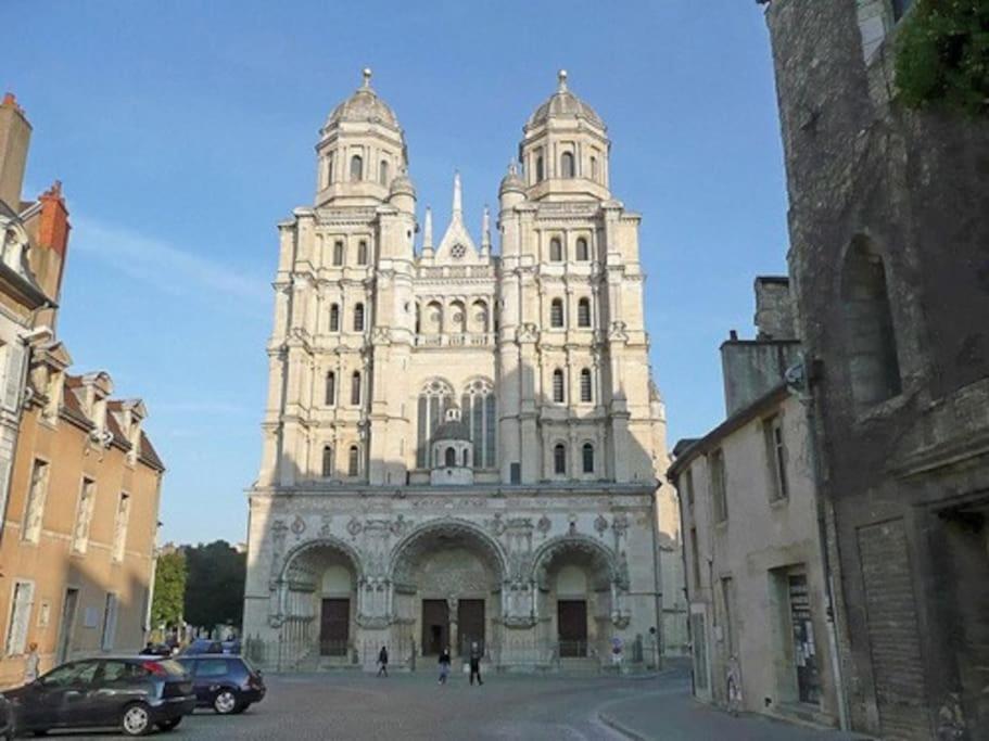 Le Jade : Au Coeur Du Centre Historique Apartment Dijon Bagian luar foto